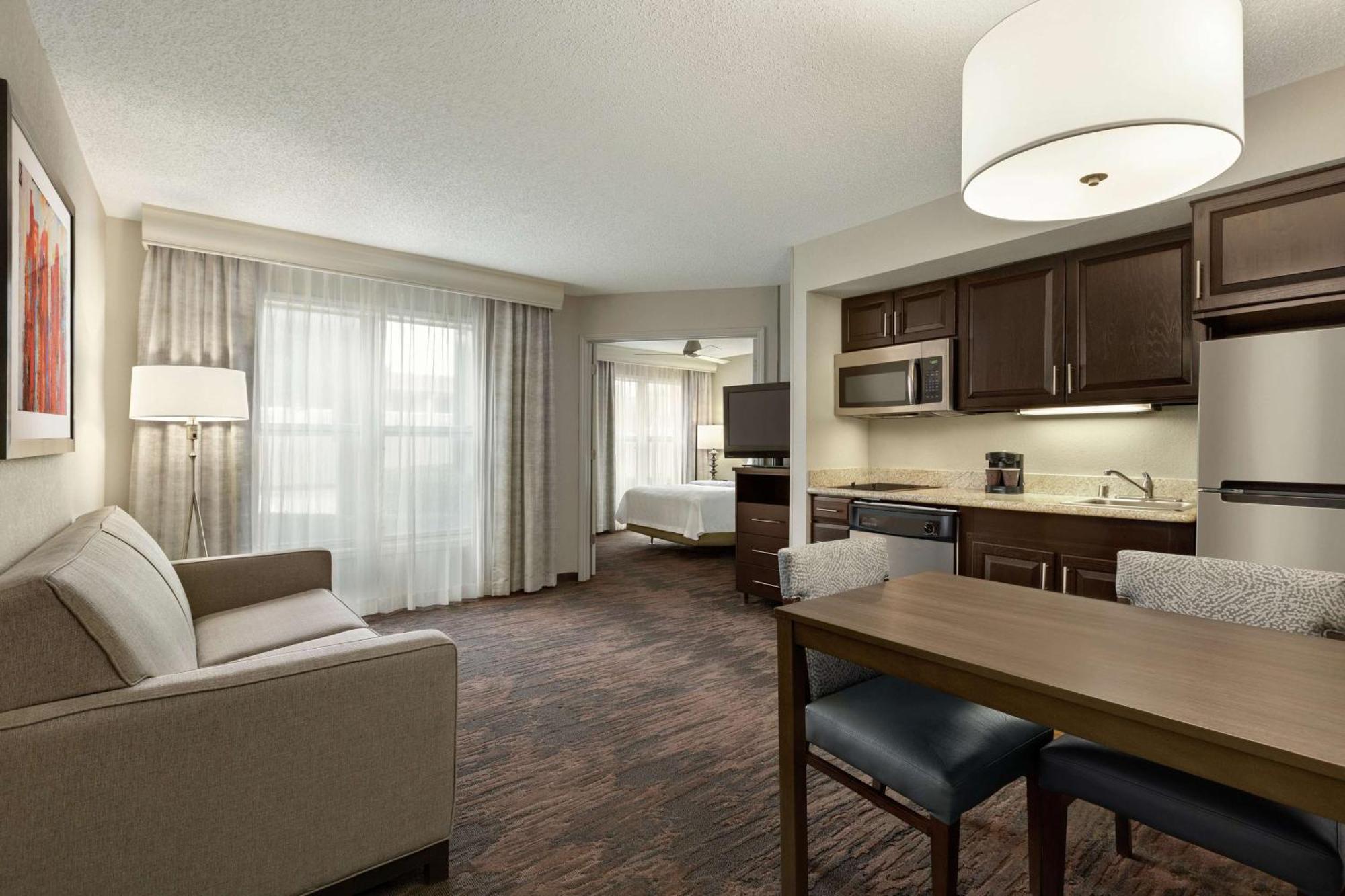 Addison Suites Eksteriør billede